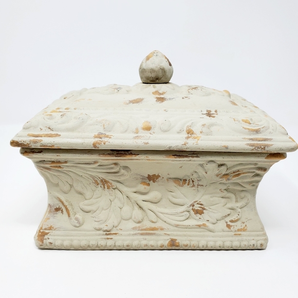Other - Ceramic Distressed box with lid and leaves decor